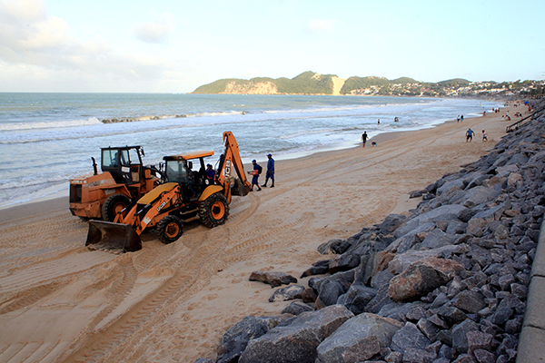 Enrocamento da praia de Ponta Negra, Natal Rio Grande do Norte. 
